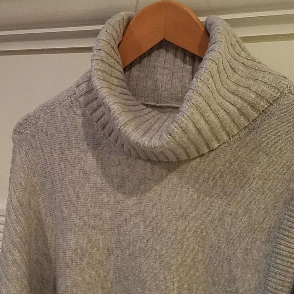 Simply Vera Vera Wang Sweater/NWOT - Picture 2 of 7